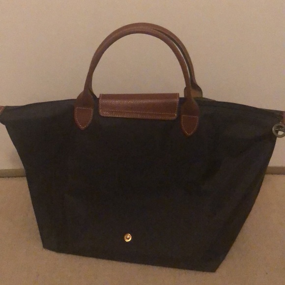 LONGCHAMP BAG ALMOST NEW FOR SALE - Picture 2 of 4